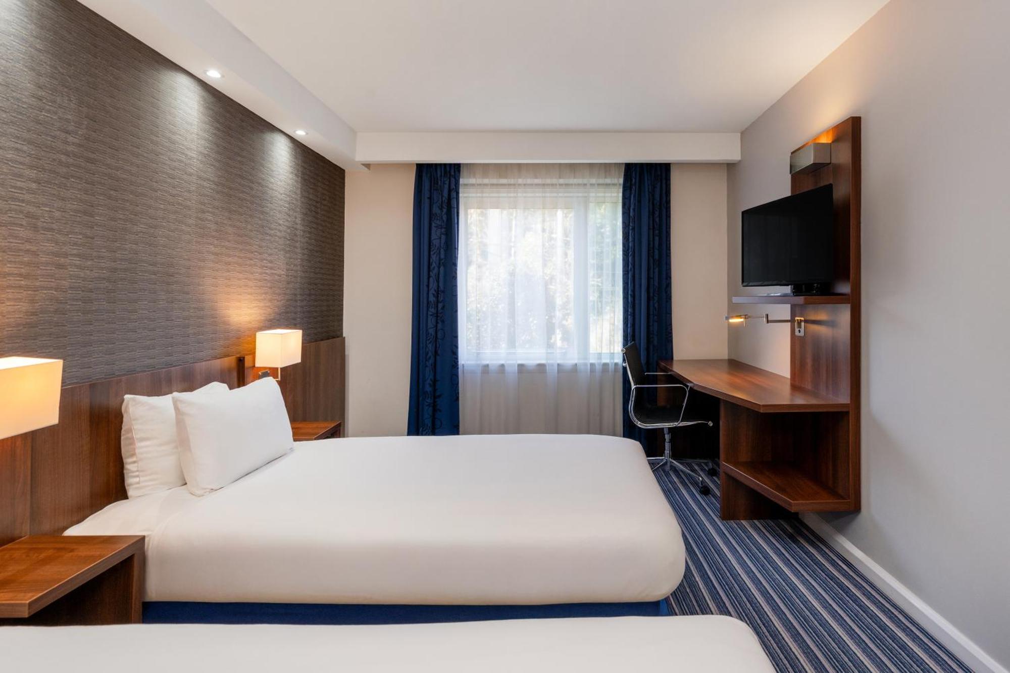 Express Cambridge M11 Jct 10 By Ihg 3* Даксфорд