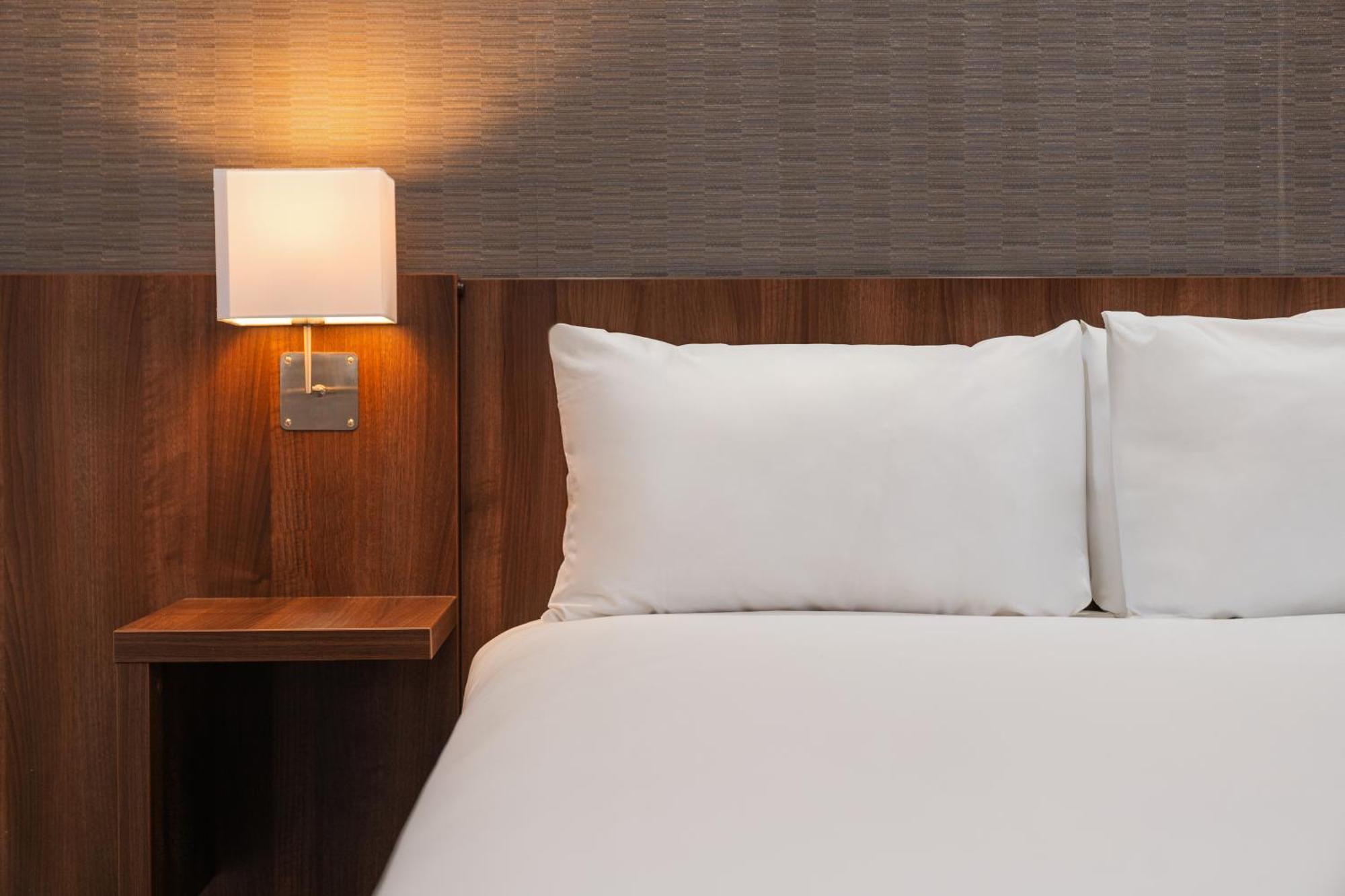 Express Cambridge M11 Jct 10 By Ihg